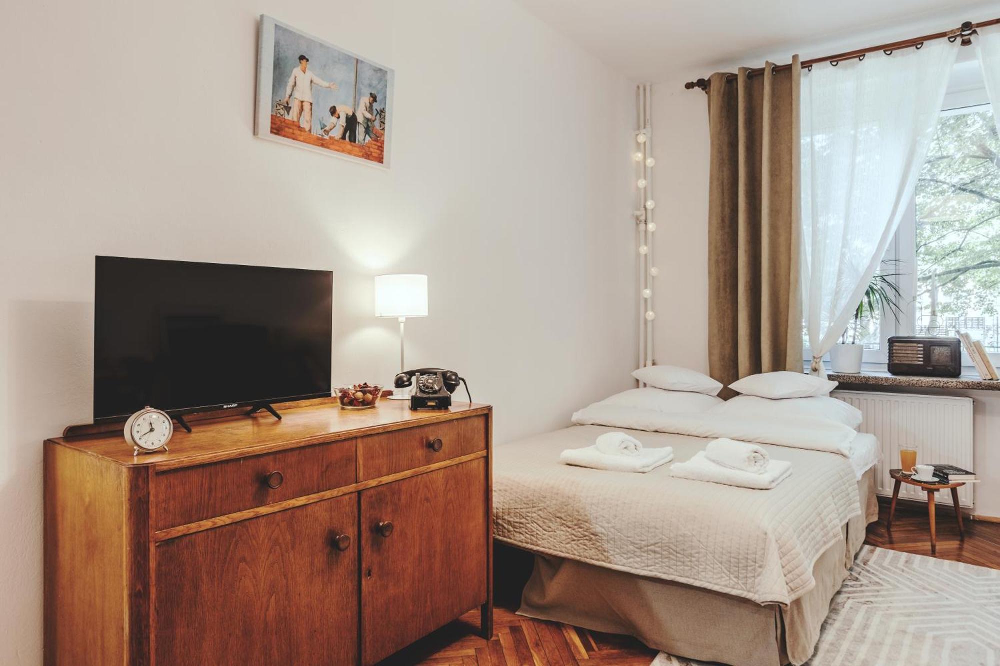 Lägenhet Na Muranowie - Mieszkanie Z Historia I In Muranow - A Flat With History